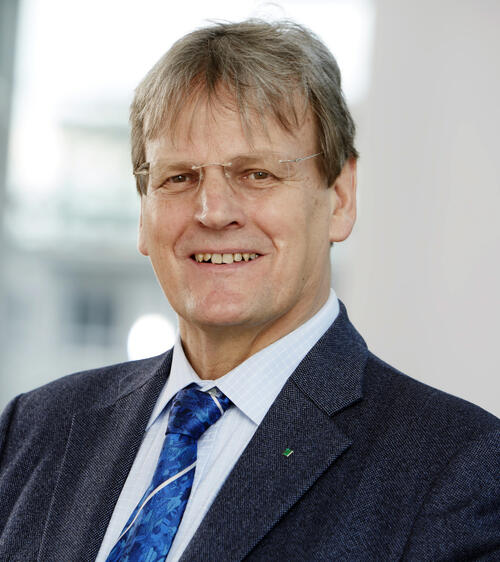 Pro. Eicke R. Weber © Fraunhofer ISE 